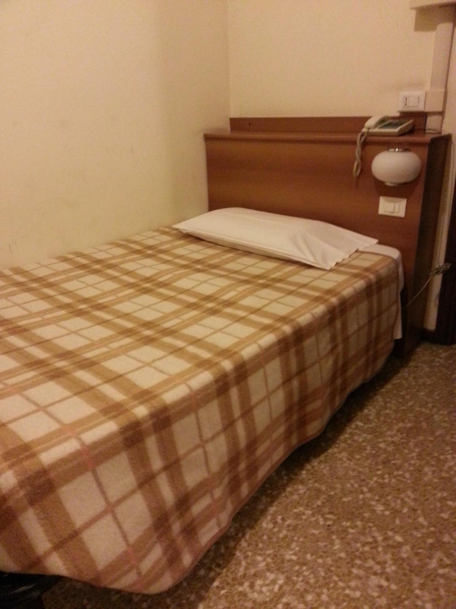 Hotel Lombardia 세베소 외부 사진