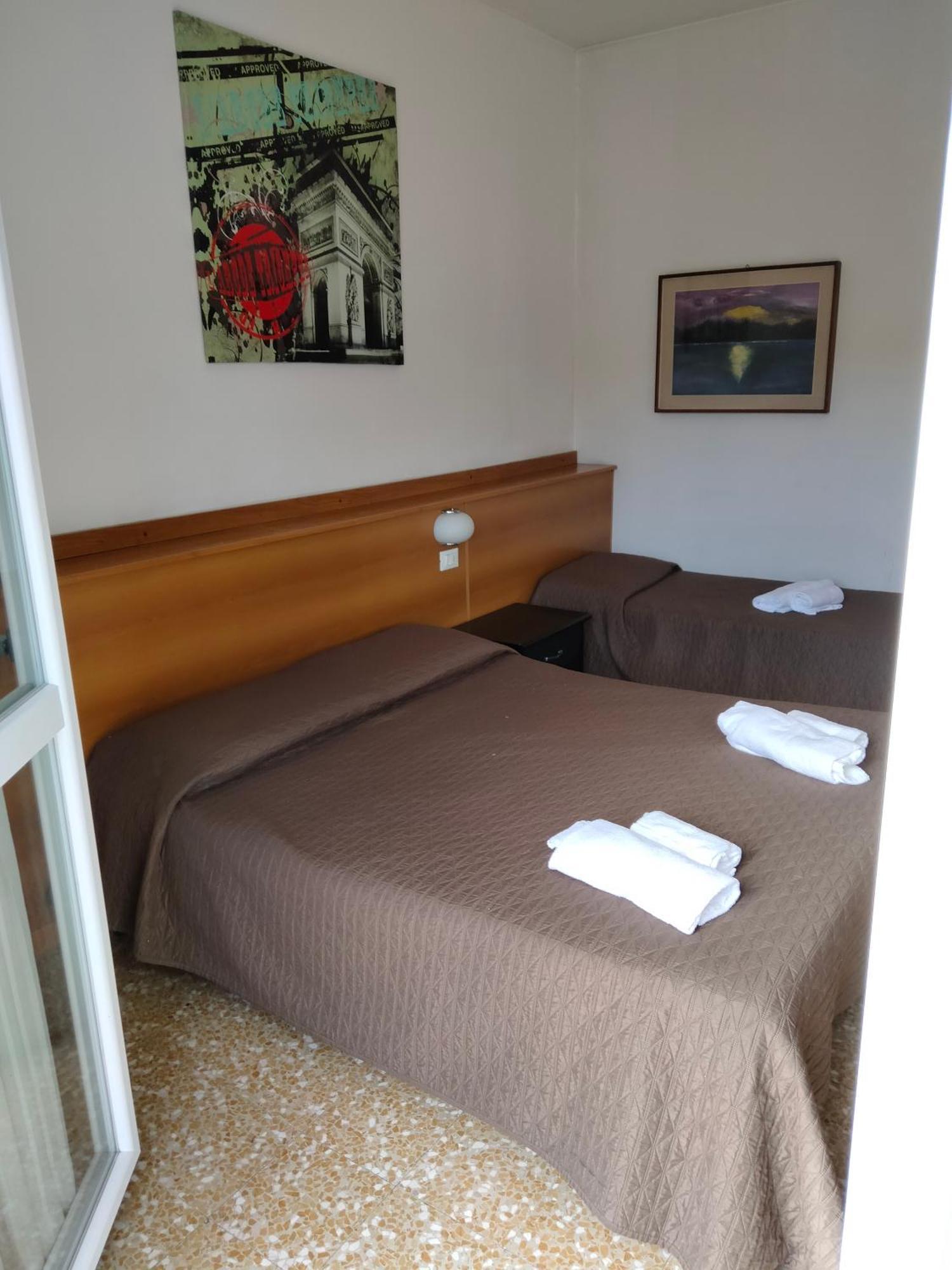 Hotel Lombardia 세베소 외부 사진