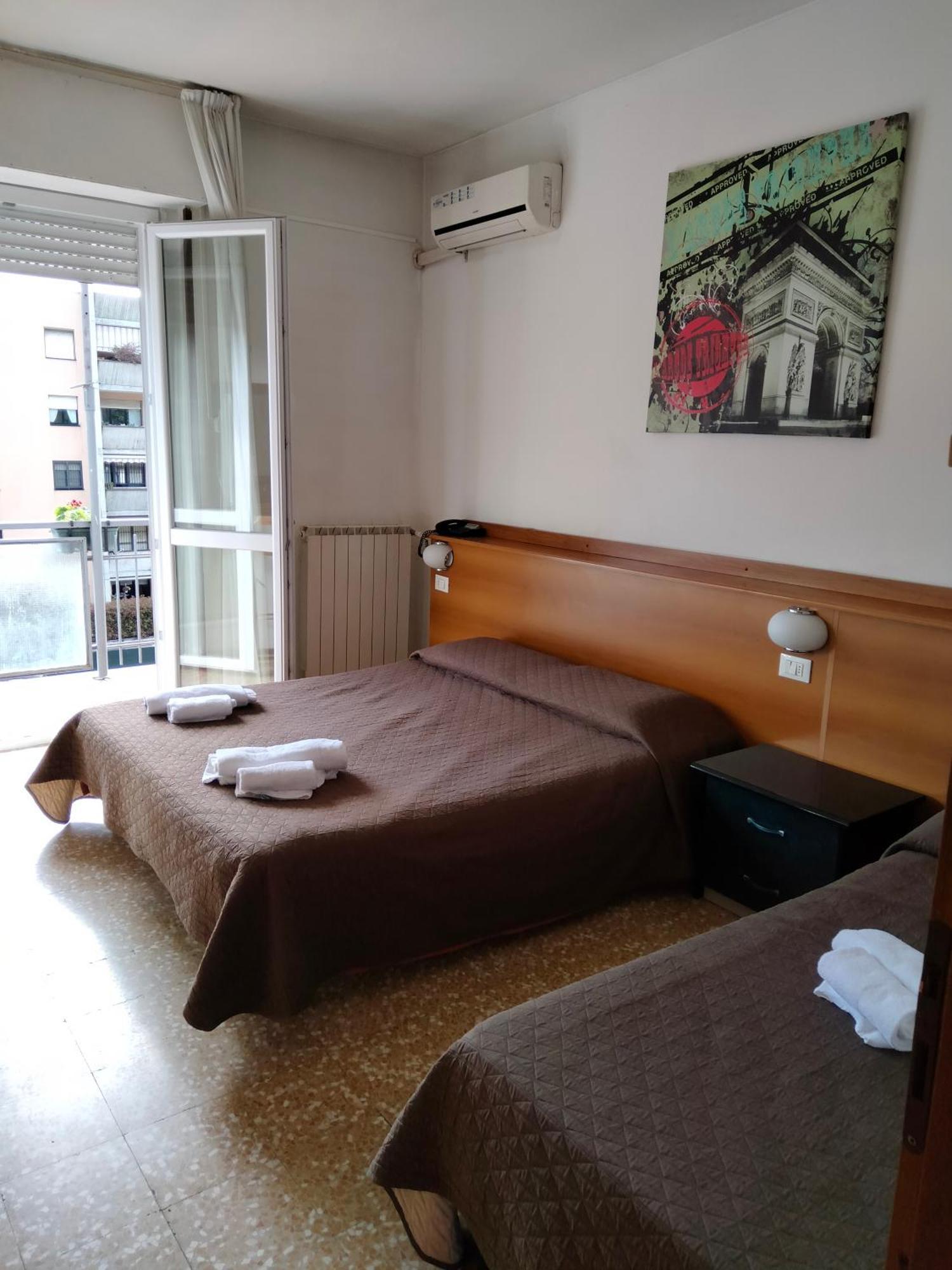 Hotel Lombardia 세베소 외부 사진