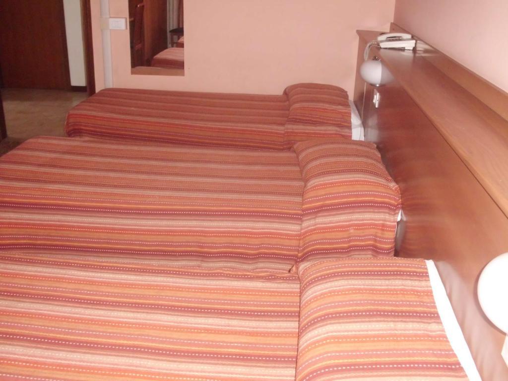 Hotel Lombardia 세베소 외부 사진