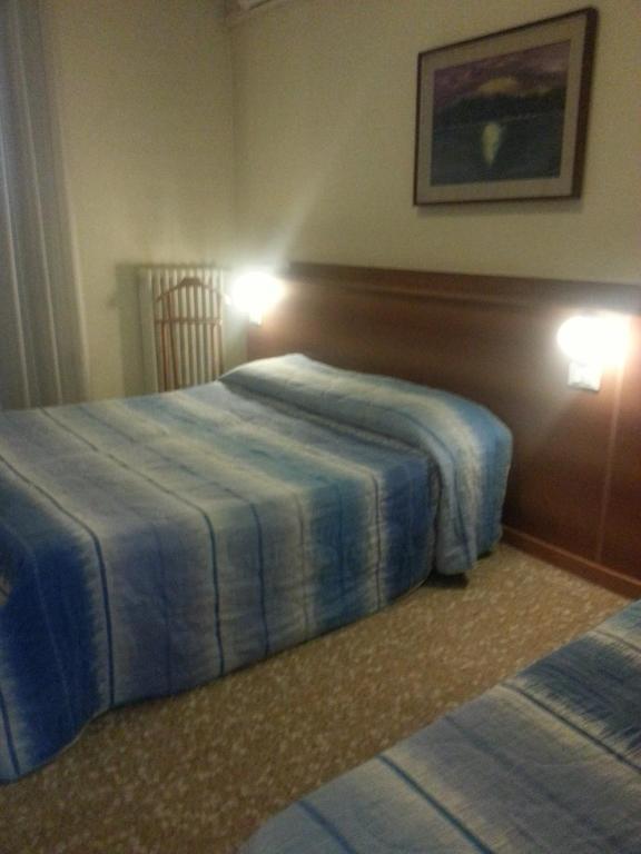 Hotel Lombardia 세베소 외부 사진